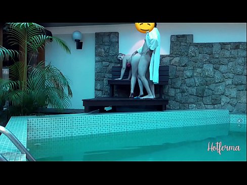 ❤️ 老板邀请女佣去泳池,却忍不住要来个热辣的 ❤❌ Porno fb❌❤